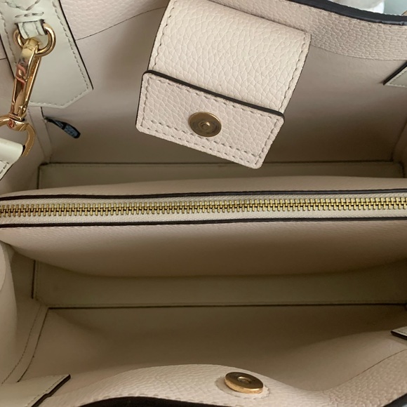 ๐ค๐คMICHAEL KORS KIMBERLY LIGHT CREAM LEATHER SATCHEL/CROSSBODY BAG!๐ค๐ค - Picture 8 of 8